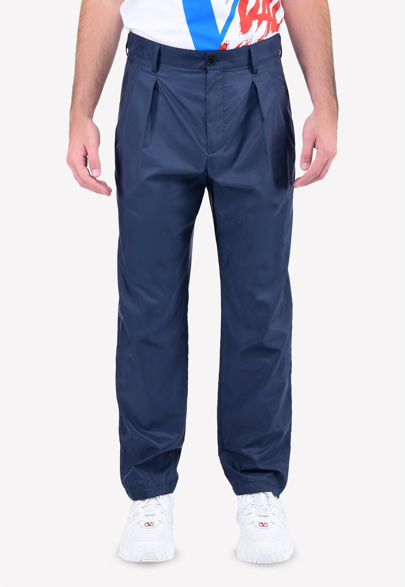 Pleated Straight-Fit Pants-
Delivery in 3-4 weeks